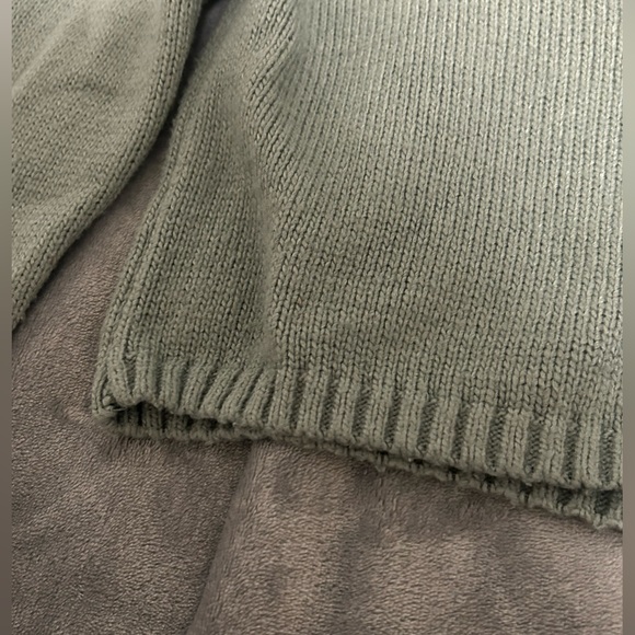 green crop knit sweater - Picture 3 of 4